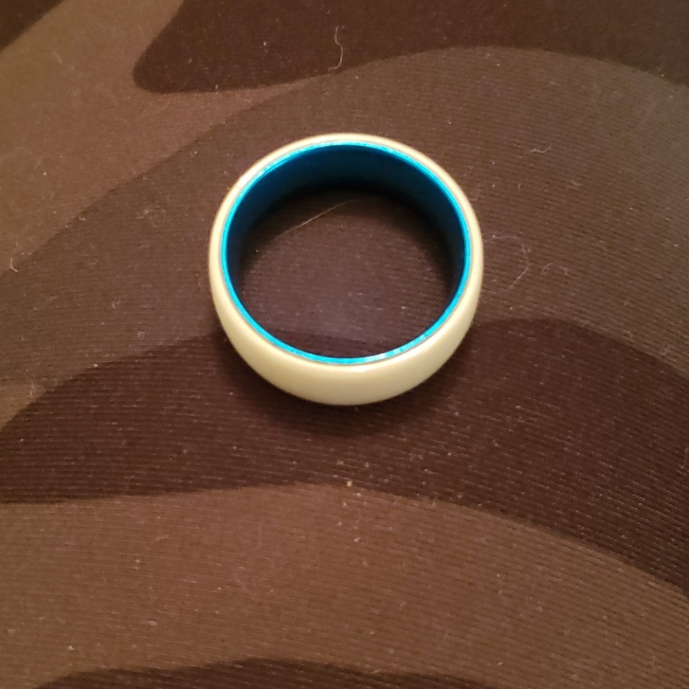 White ceramic ring